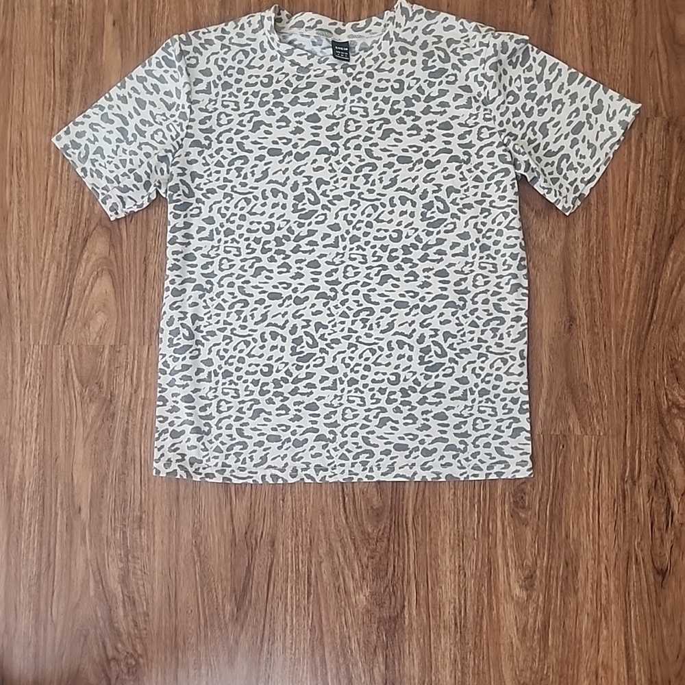 SHEIN Gray Animal Print Top